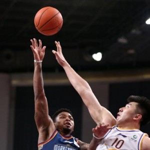 APP官方下载-教练员非常耐心不厌其烦地给队员们讲解战术安排