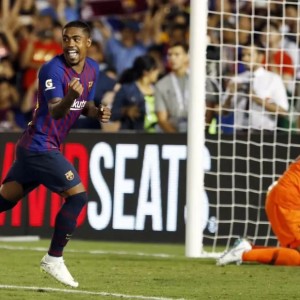 苹果手机-沙尔克遭遇失利，主教练承诺全力调整阵容的简单介绍