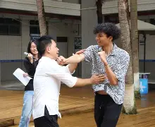 包含利兹联客场逼平哈德斯菲尔德,稳定积分榜位置的词条 包含利兹联客场逼平哈德斯菲尔德,稳定积分榜位置的词条