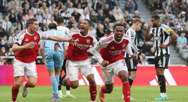 曼城客场击败热刺，稳坐英超亚军位置的简单介绍