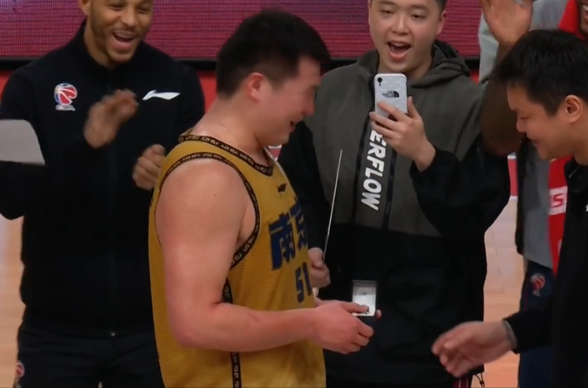 关于狂胜后凯尔队员信心爆棚，决心继续保持胜势的信息